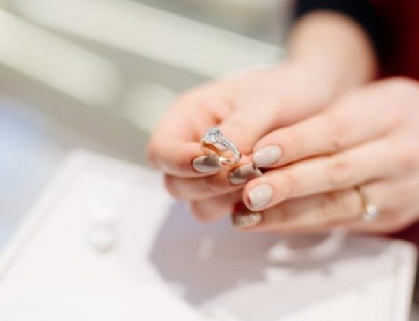 Sfaturi pentru alegerea inelului de logodna