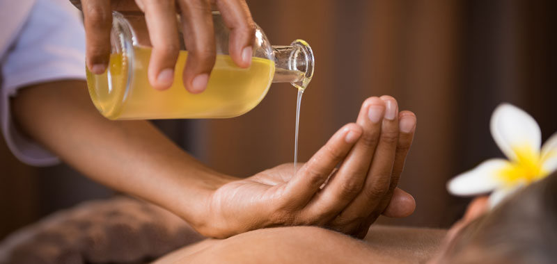 De ce ar trebui sa utilizati un ulei de masaj - Cum poti alege un ulei special pentru masaj