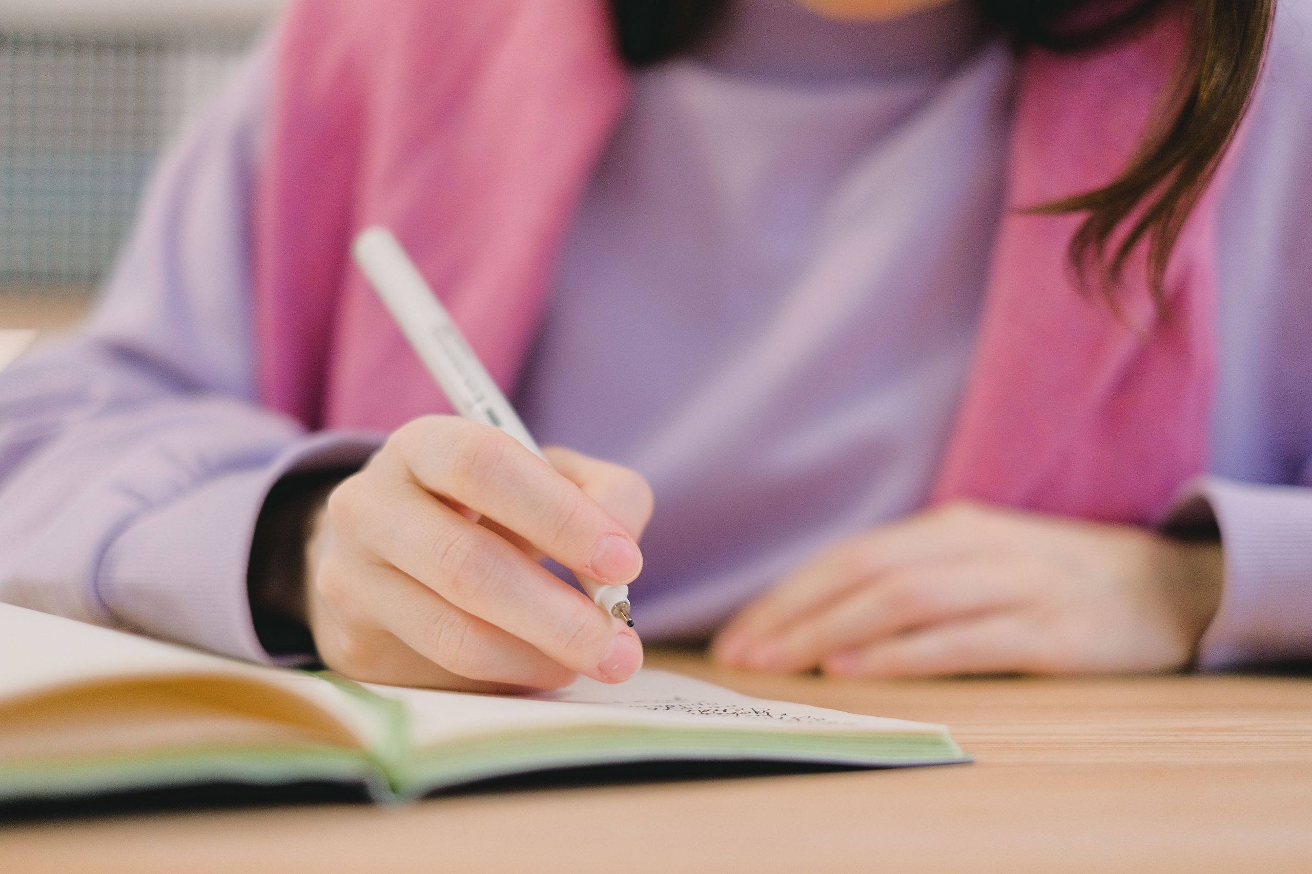 Alege servicii de redactare profesionale si obtine o lucrare de nota zece