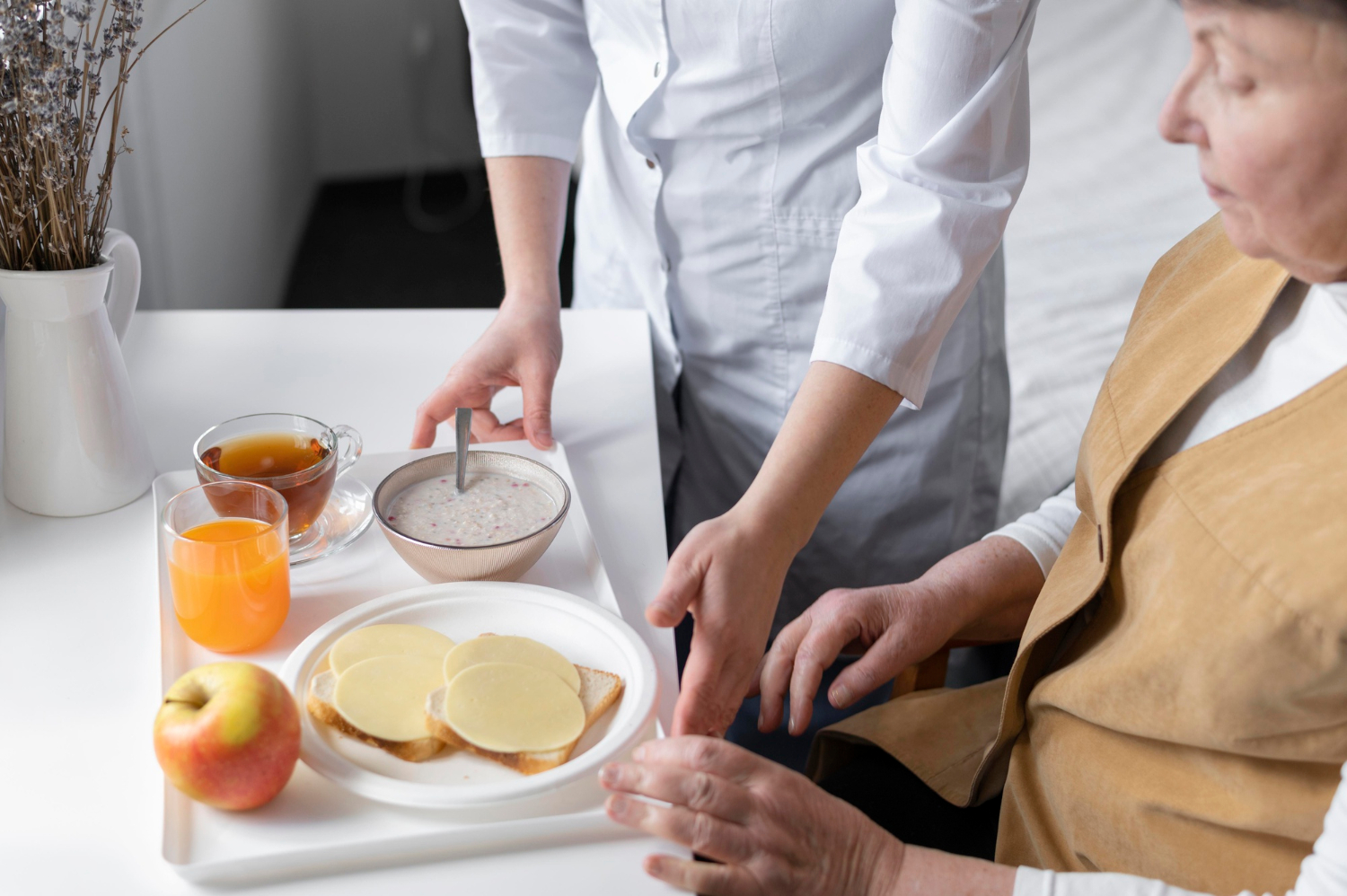 Alimentația necesară bătrânilor - Sfaturi pentru o nutriție sănătoasă și echilibrată în etapa de maturitate